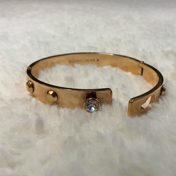🔥Michael Kors Gold Bracelet with faux 💎 - Picture 6 of 10